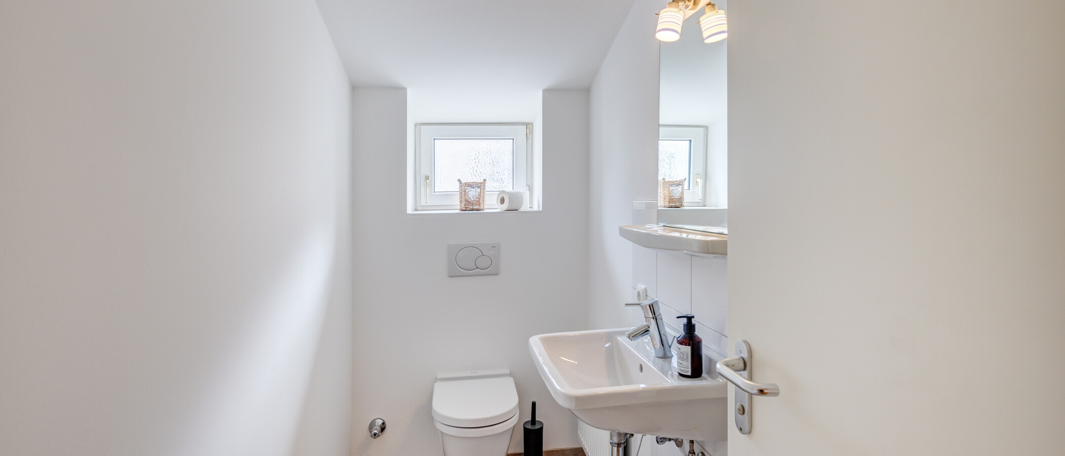 Dachgeschosswohnung München Ludwigsvorstadt 01 Gäste-WC 14609