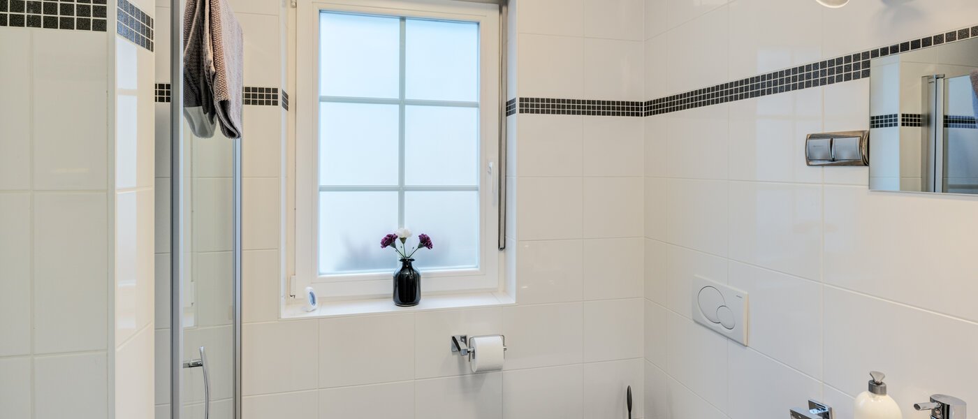 Einfamilienhaus Ismaning 02 2. Badezimmer 14615