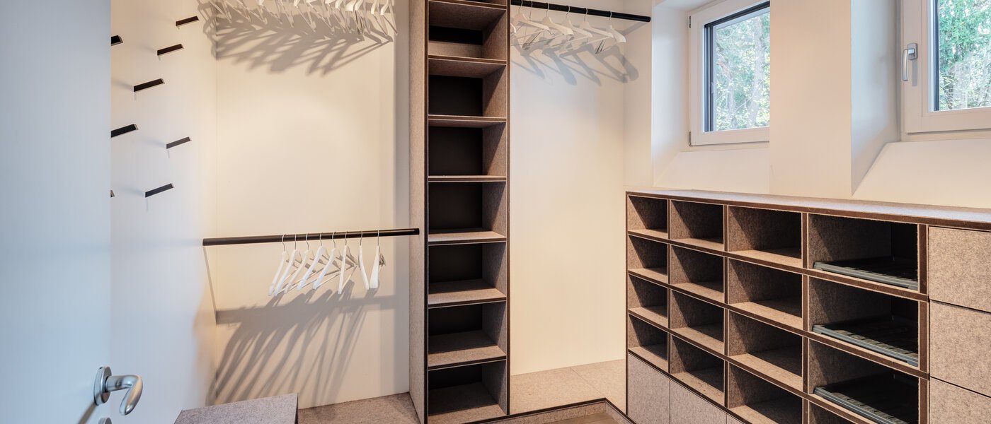 Haus Vaterstetten 01 Begehbarer Schrank 14635