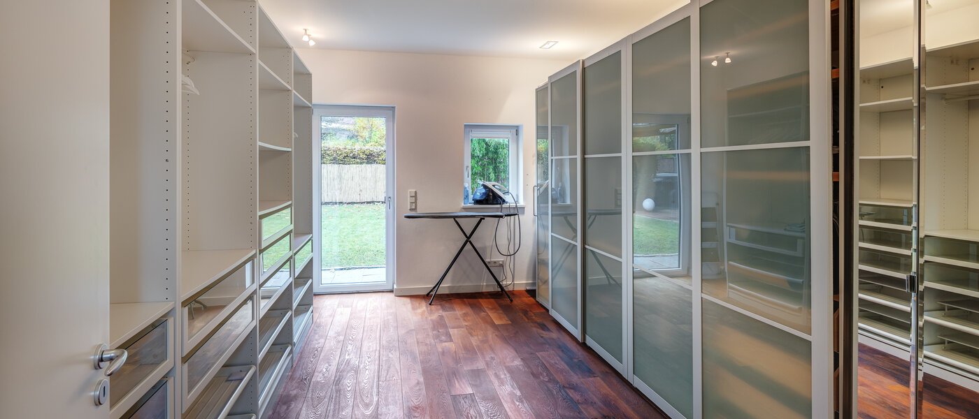 Haus Vaterstetten 03 Begehbarer Schrank 14635