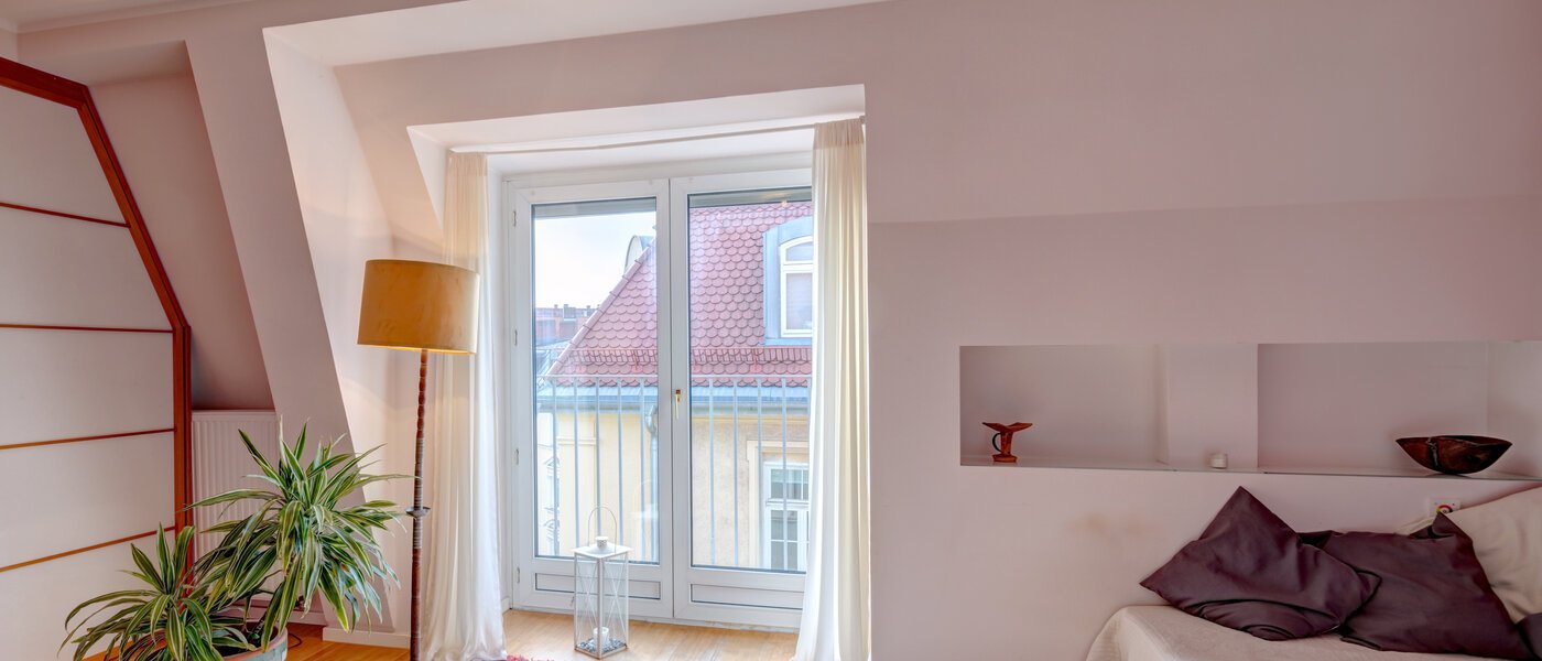 Dachgeschosswohnung München Haidhausen 02 Wohnzimmer 14648