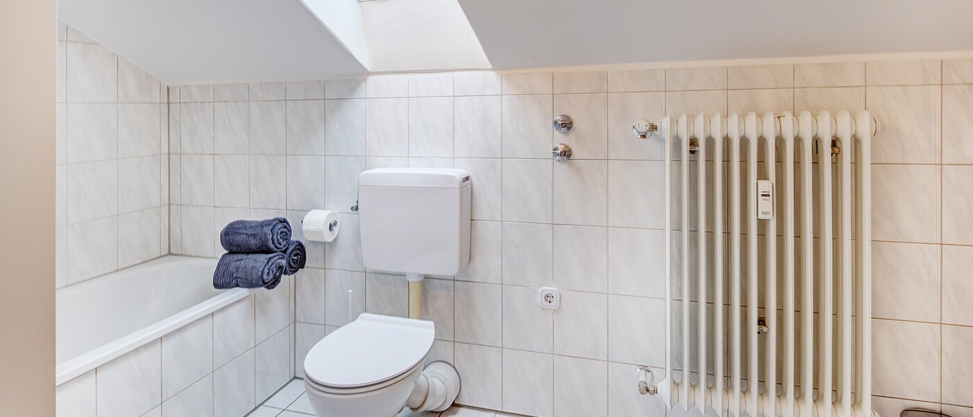 Dachgeschosswohnung Dachau 02 Badezimmer 14669