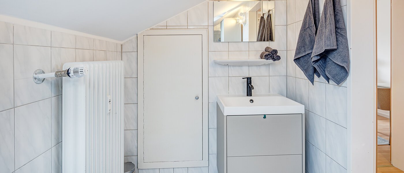 Dachgeschosswohnung Dachau 03 Badezimmer 14669