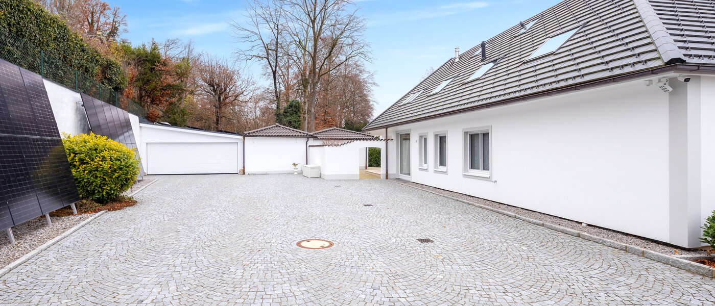 Villa Starnberg 01 Innenhof 14680