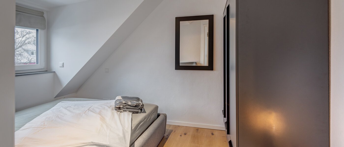 Dachgeschosswohnung München Allach 02 Schlafzimmer 14692