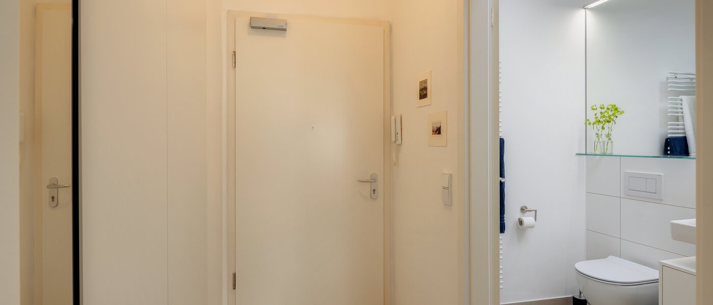 Dachgeschosswohnung München Neuhausen 01 Flur/Gang 14695