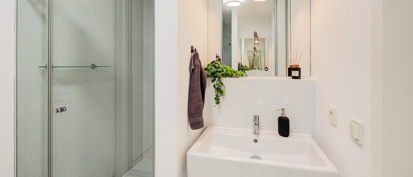 Dachterrassenwohnung München Neuhausen 01 Badezimmer 14699