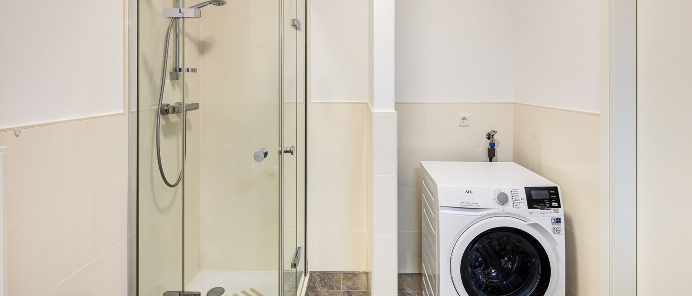 Wohnung München Milbertshofen 02 2. Badezimmer 14703