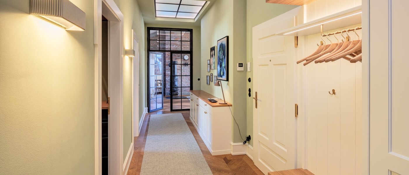 Dachgeschosswohnung München Neuhausen 02 Flur/Gang 14709