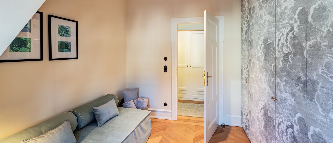 Dachgeschosswohnung München Neuhausen 02 Gästezimmer 14709