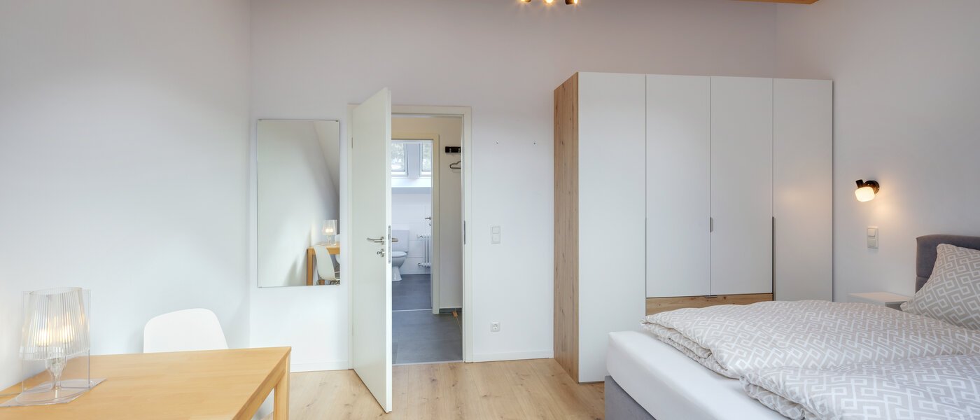 Dachgeschosswohnung Gröbenzell 02 1. Schlafzimmer 14746