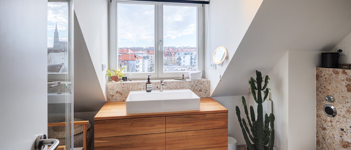 Dachterrassenwohnung München Haidhausen 02 Badezimmer 14748