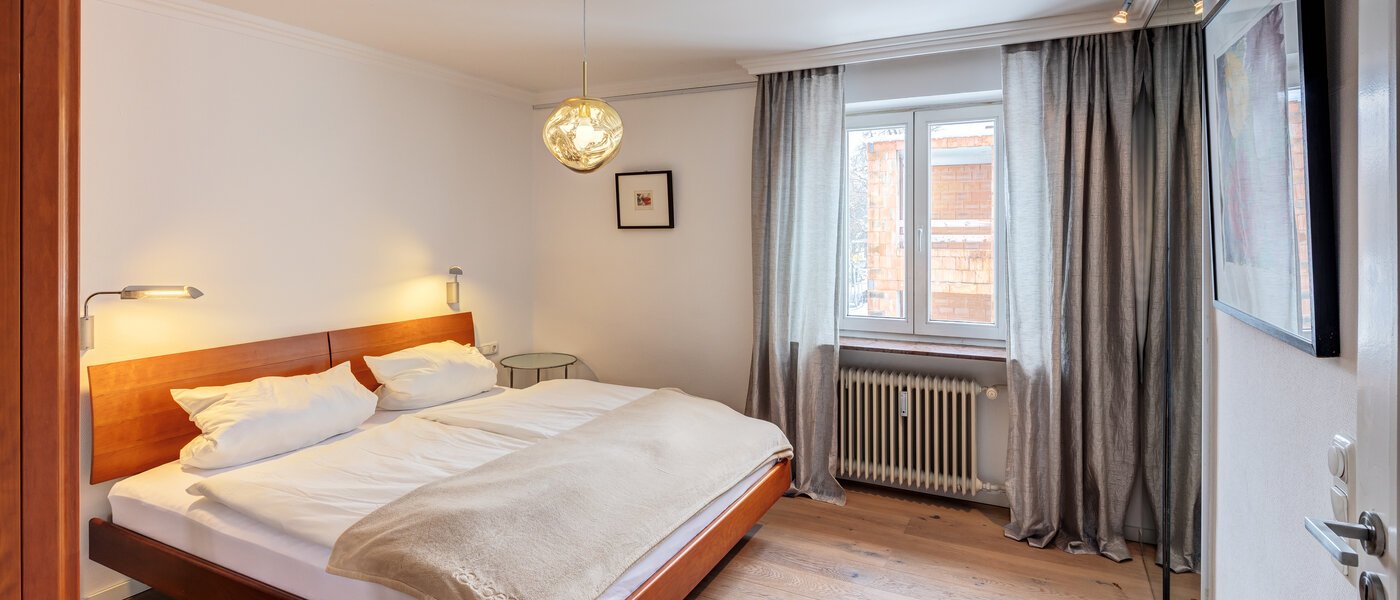 Wohnung München Nymphenburg 01 1. Schlafzimmer 14770