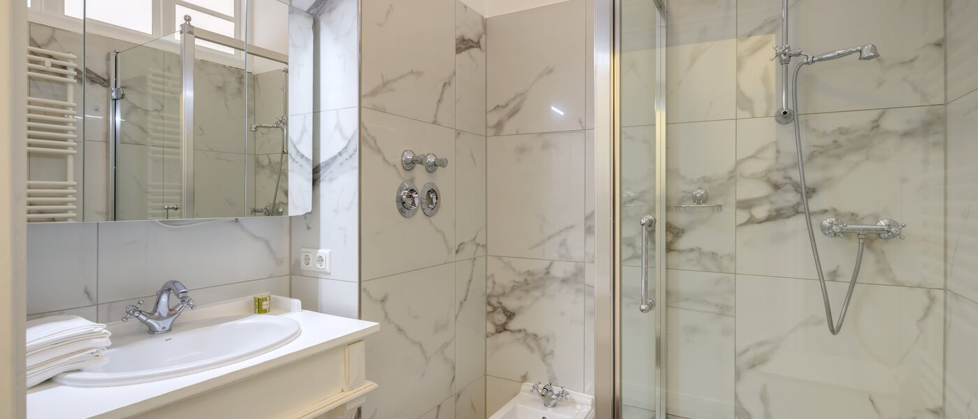 Wohnung München Maxvorstadt - Rund um den Josephplatz 01 Badezimmer 14777