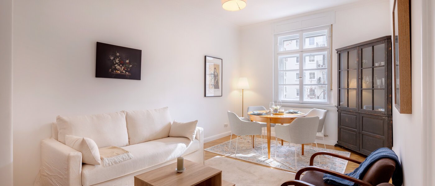 Wohnung München Maxvorstadt - Rund um den Josephplatz 01 Wohnzimmer 14777