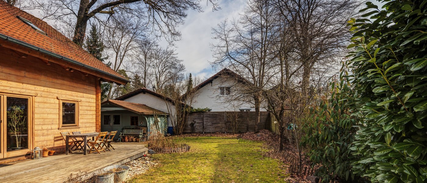 Einfamilienhaus Baldham 01 Garten 14778