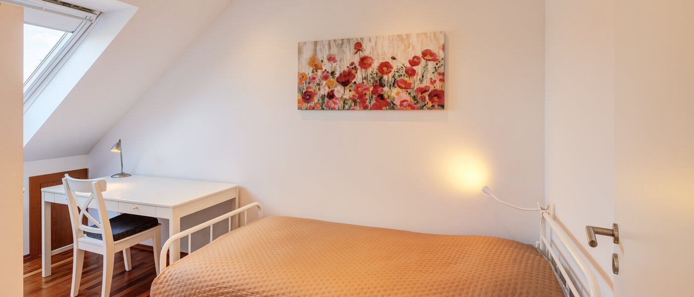 Dachgeschosswohnung München Trudering 01 2. Schlafzimmer	 14792