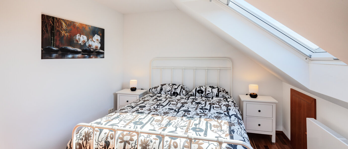 Dachgeschosswohnung München Trudering 01 1. Schlafzimmer 14792