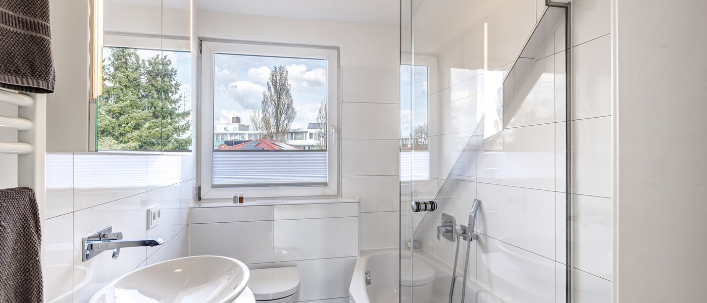 Dachterrassenwohnung München Moosach 01 Badezimmer 14797