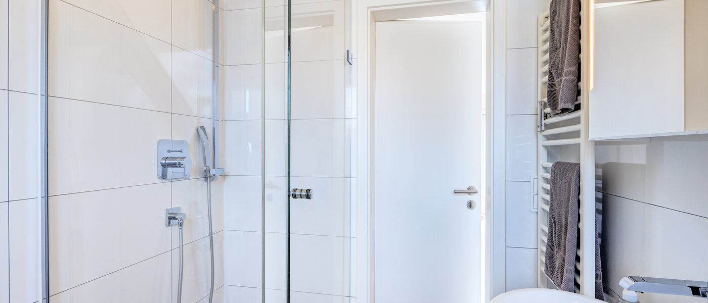 Dachterrassenwohnung München Moosach 02 Badezimmer 14797