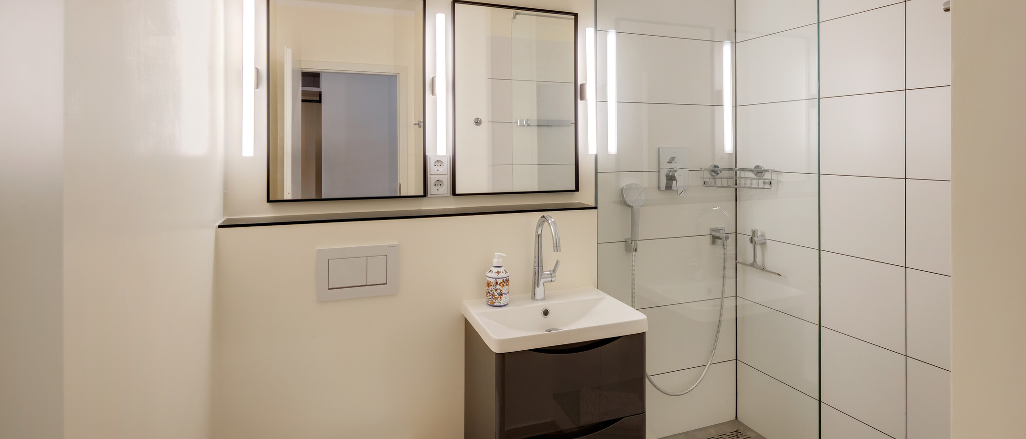 Wohnung München Maxvorstadt - Universitätsviertel 01 Badezimmer 14844