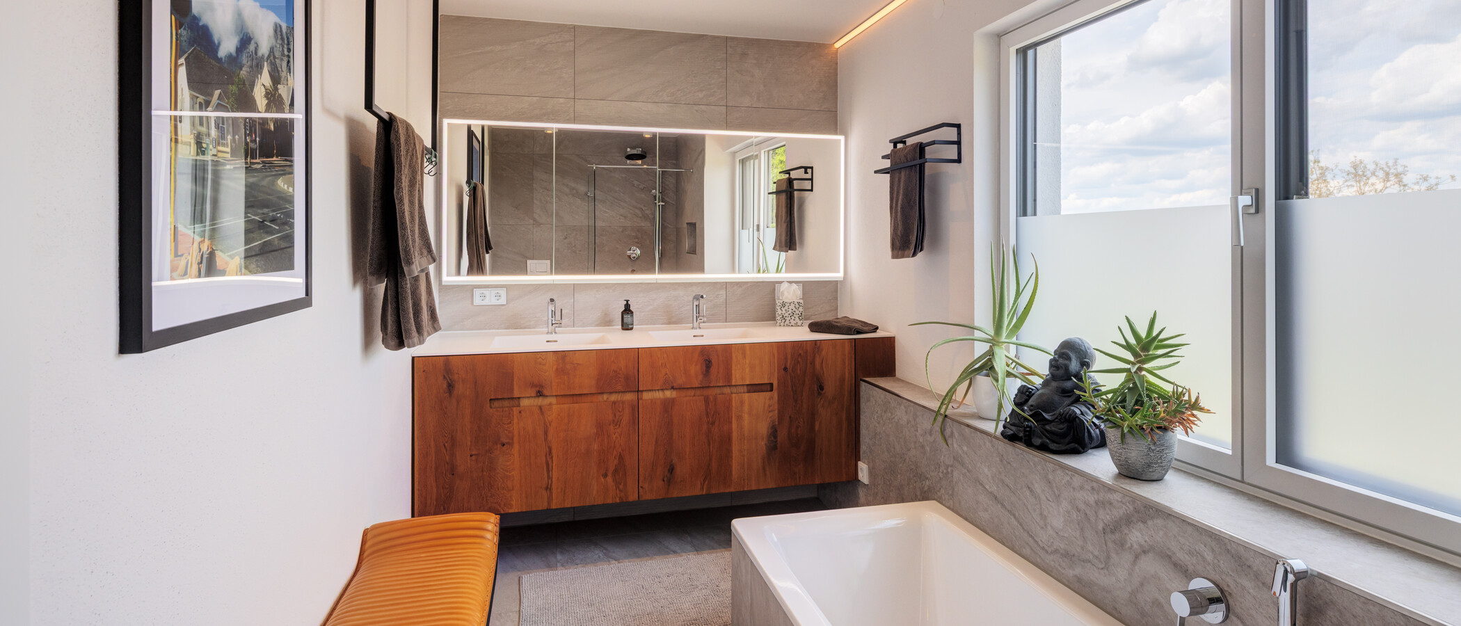Einfamilienhaus Fahrenzhausen 01 1. Badezimmer 14846