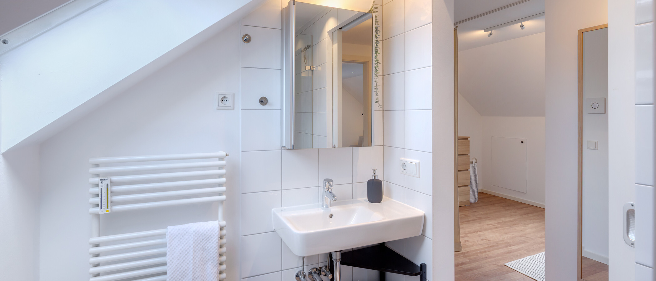 Dachgeschosswohnung München Daglfing 02 Badezimmer 14852