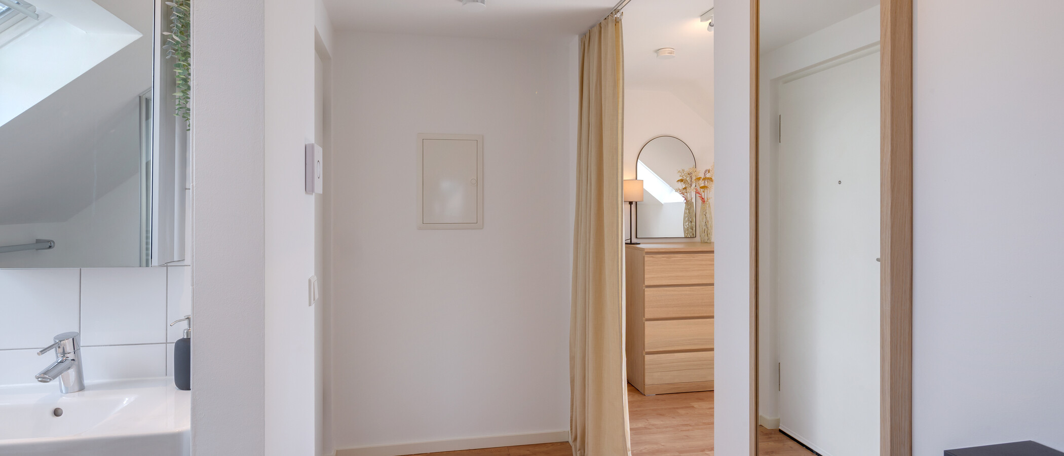 Dachgeschosswohnung München Daglfing 02 Flur/Gang 14852