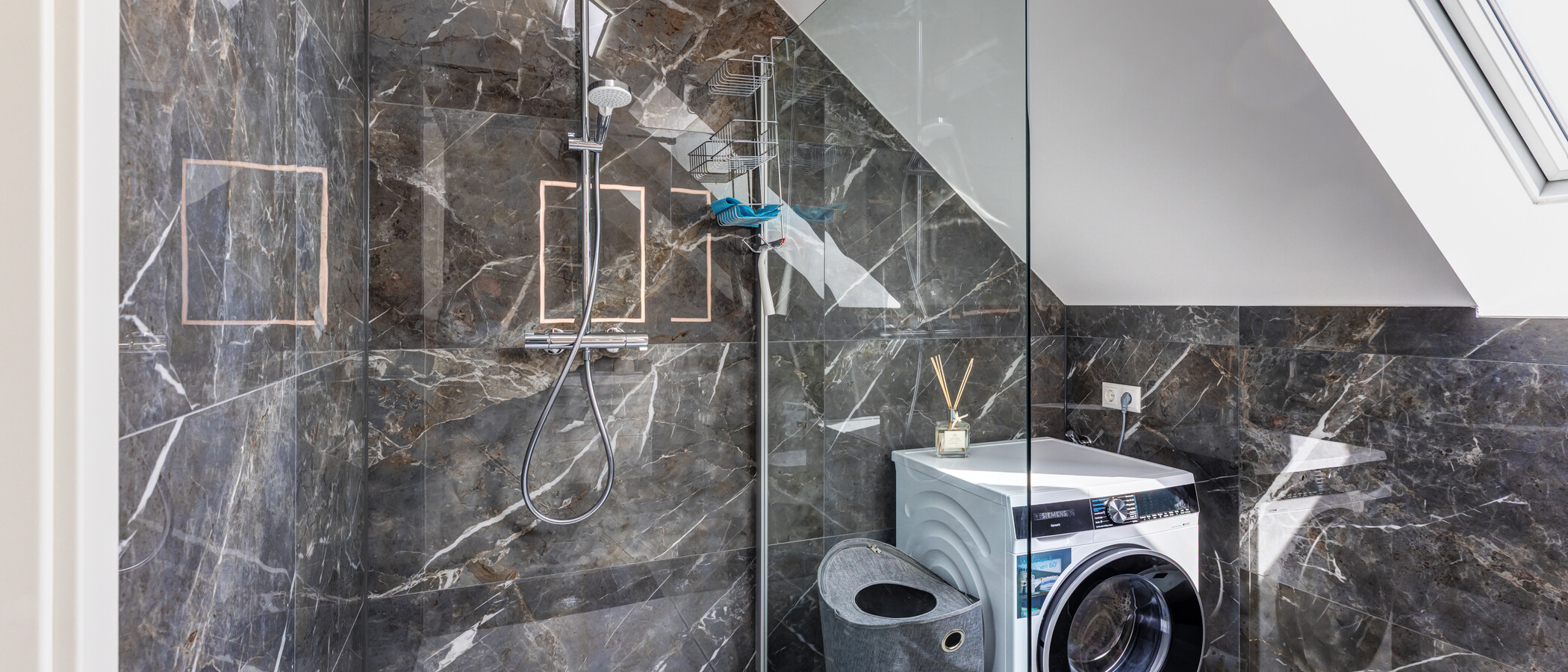 Dachgeschosswohnung München Trudering 01 Badezimmer 14876