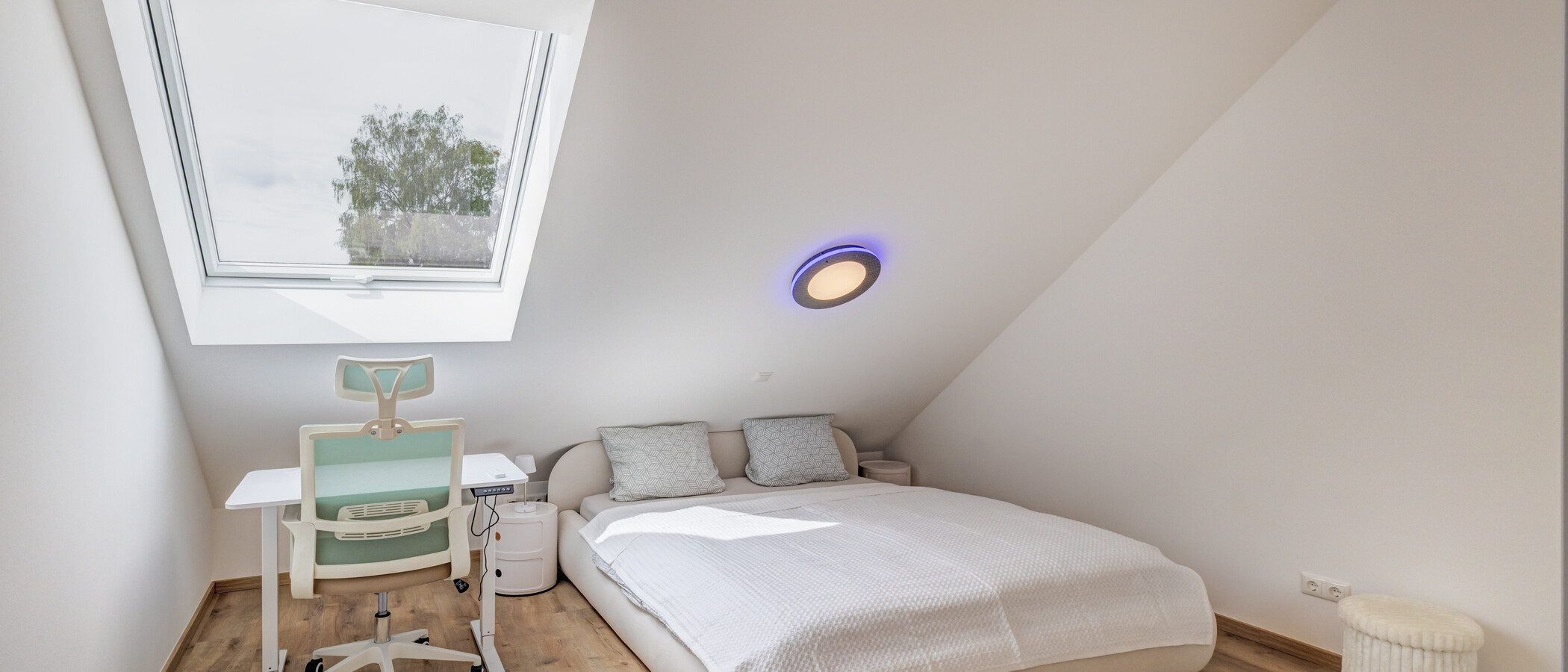 Dachgeschosswohnung München Trudering 01 Schlafzimmer 14876