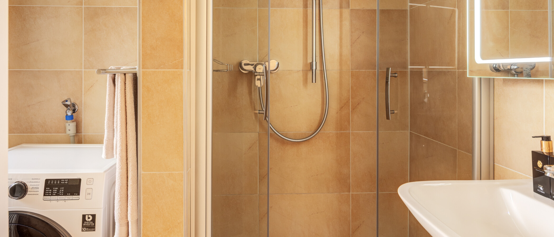 Dachgeschosswohnung München Sendling-Westpark 01 Badezimmer 14882