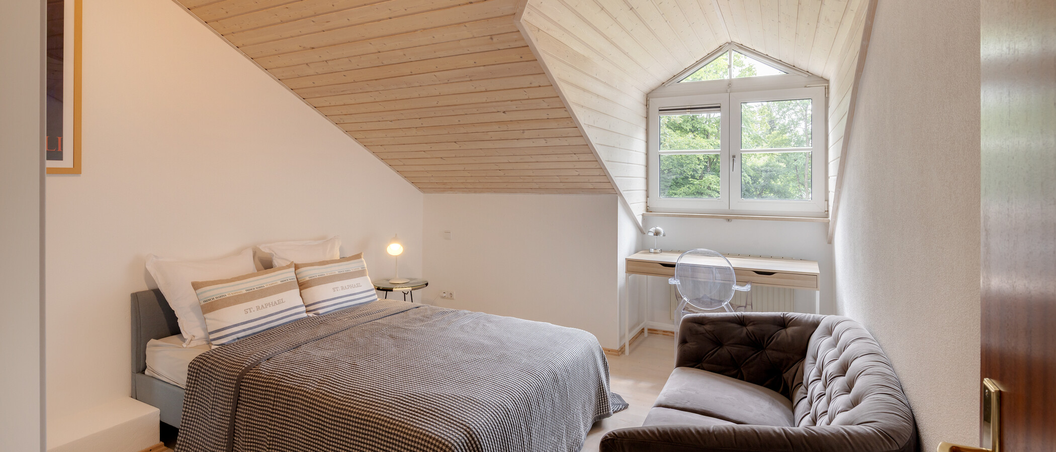 Dachgeschosswohnung München Solln 01 Schlafzimmer 14919