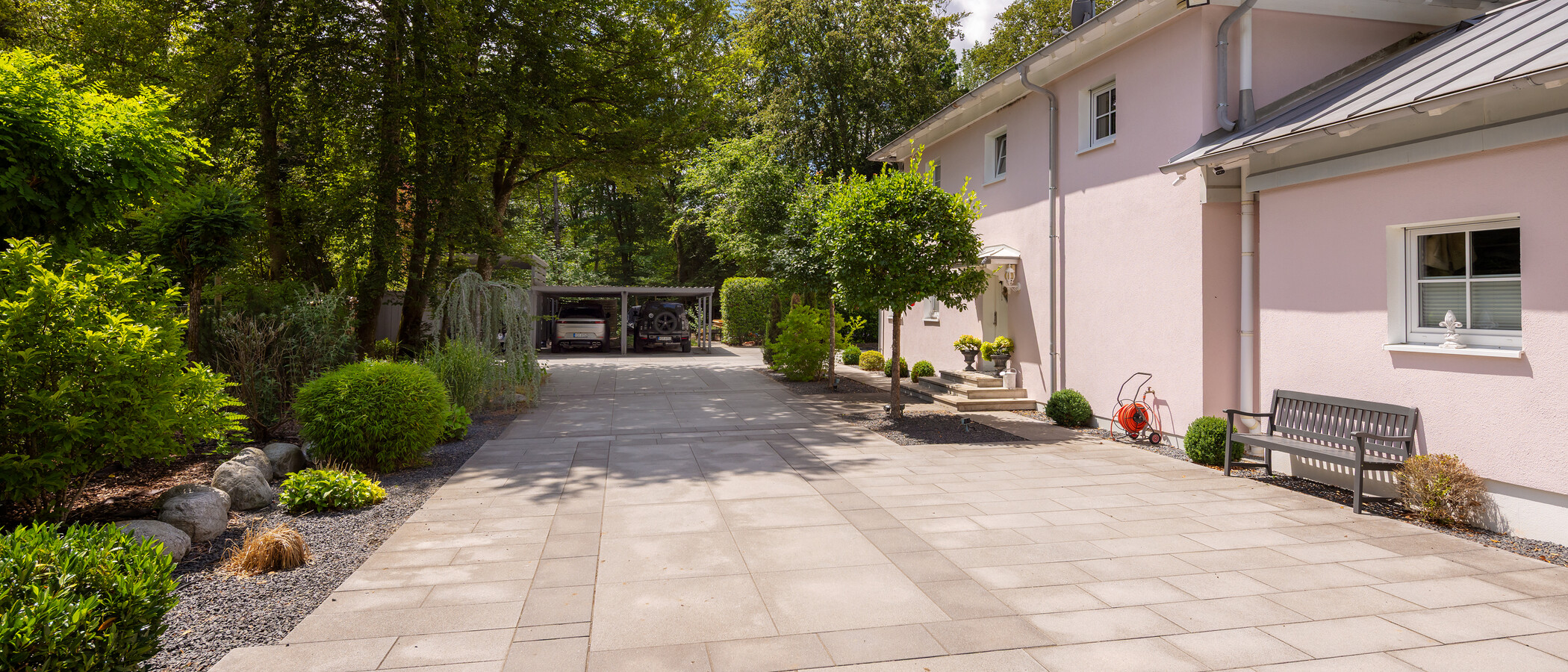 Villa Oberhaching 03 Hofeinfahrt 14925