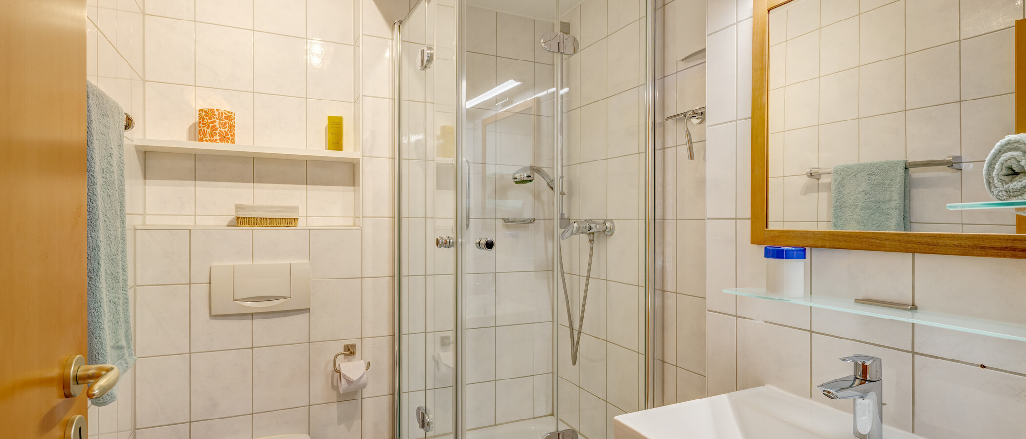 Dachgeschosswohnung München Obermenzing 01 Badezimmer 14927