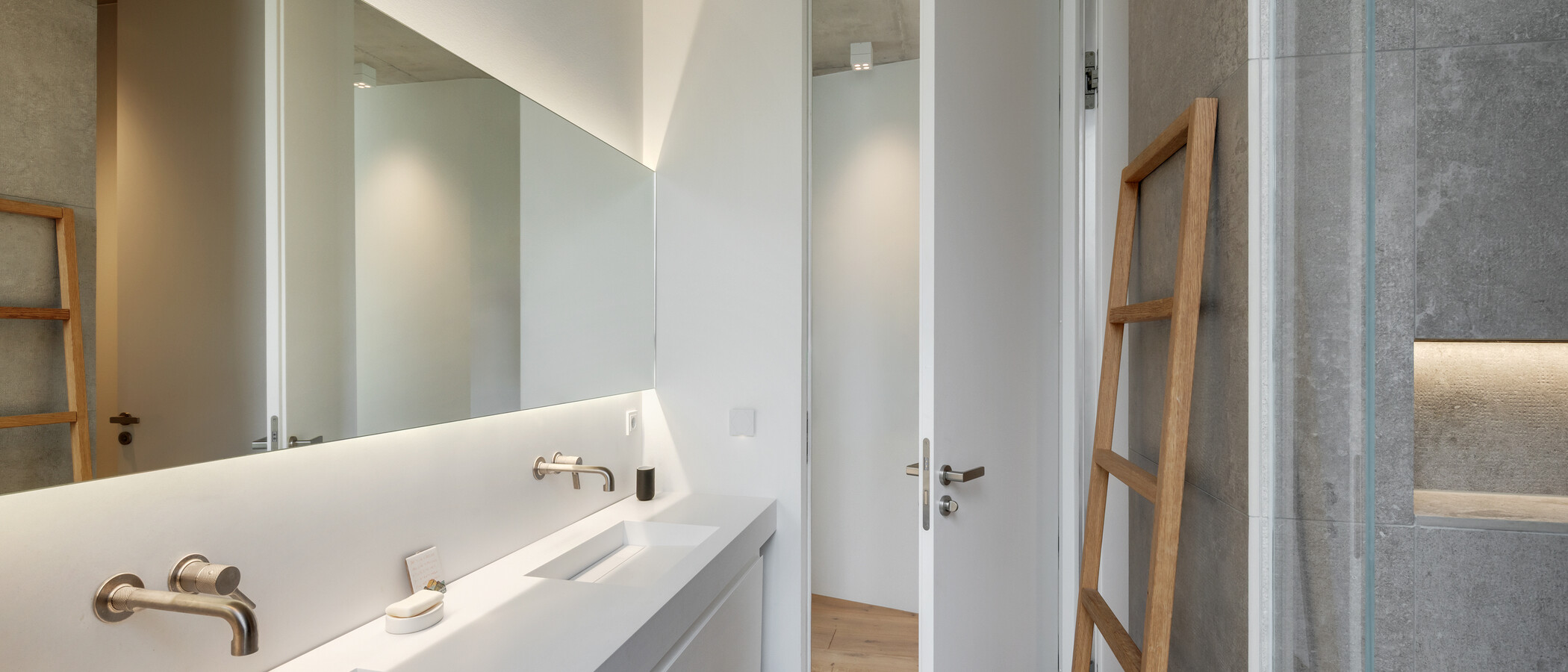 Villa München Harlaching 02 2. Badezimmer 14944
