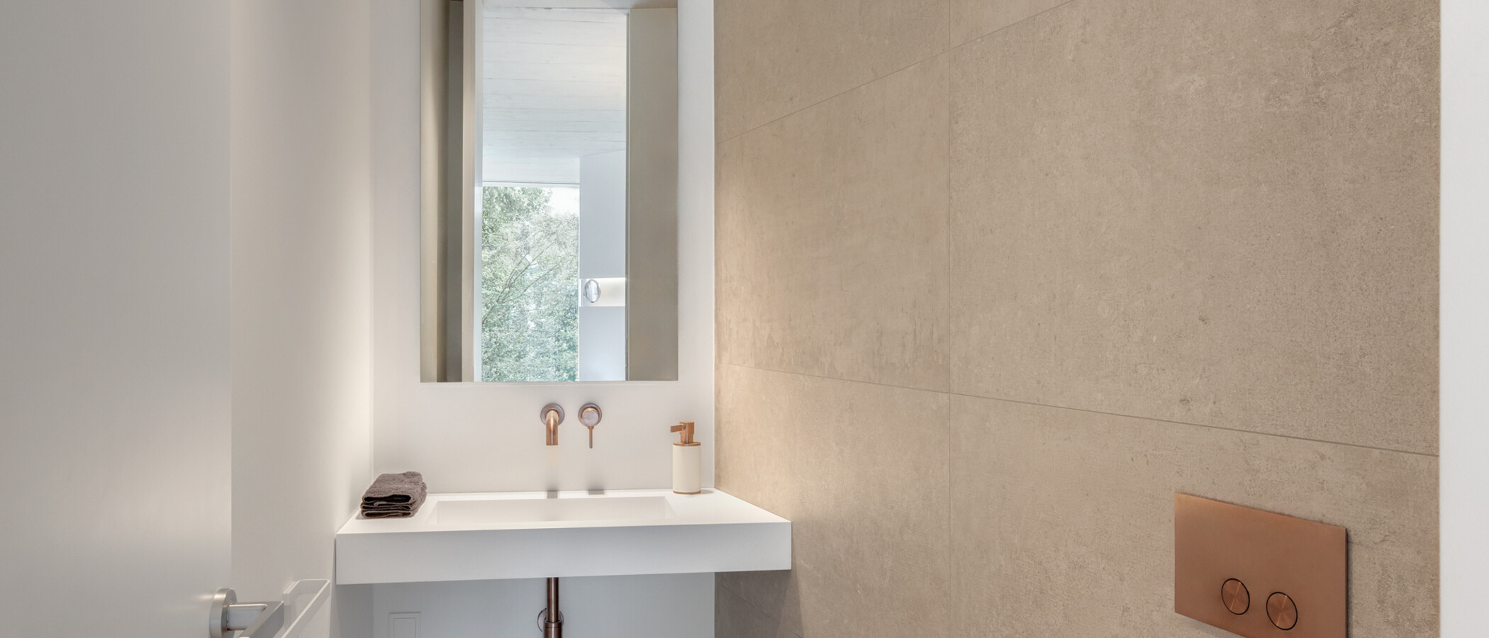 Villa München Harlaching 05 1. Badezimmer 14944