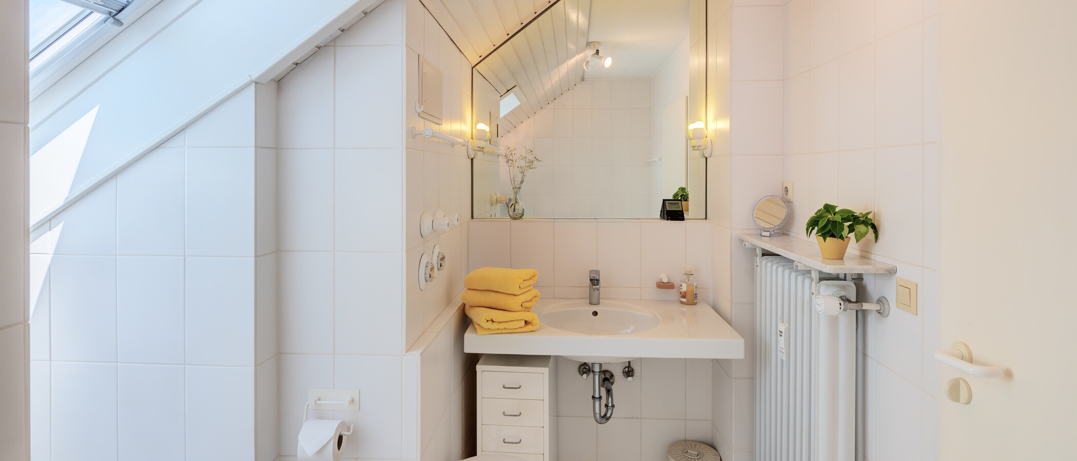 Dachgeschosswohnung Germering 02 Badezimmer 14946