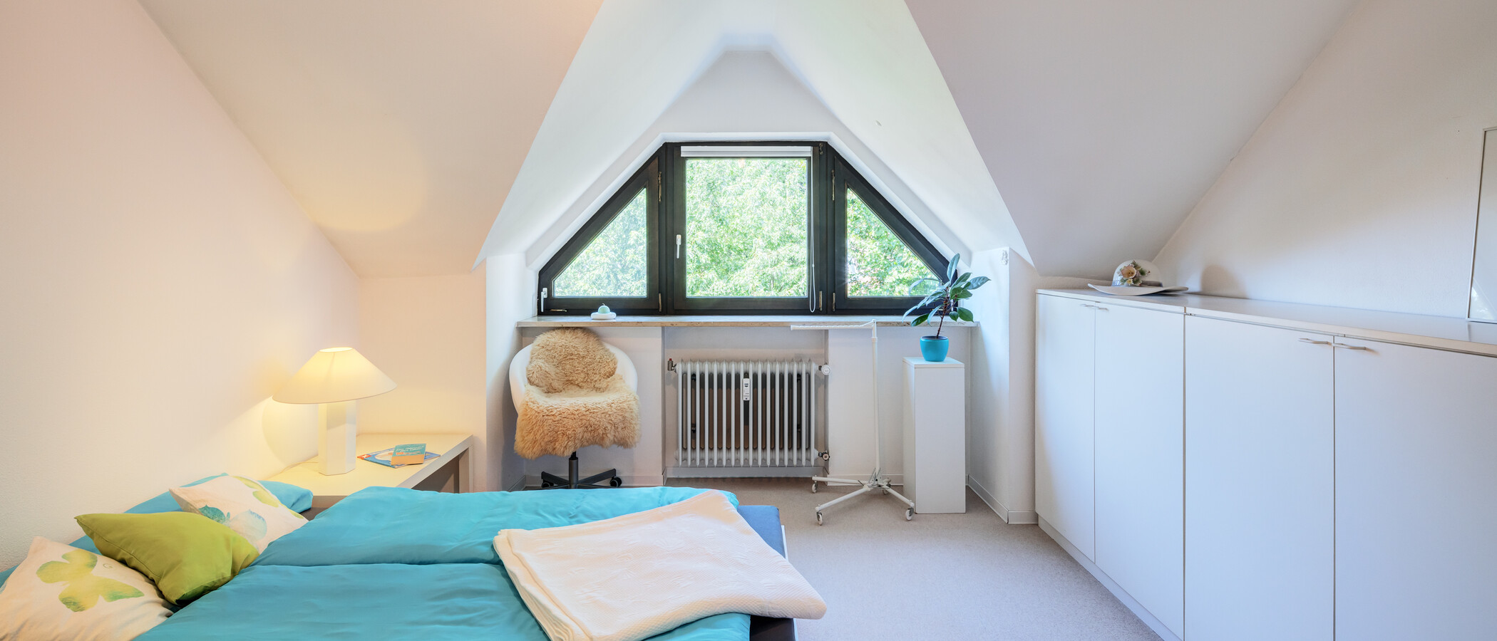 Dachgeschosswohnung Germering 01 Schlafzimmer 14946