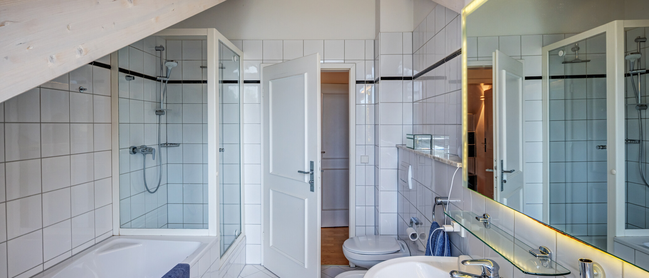 Einfamilienhaus Feldafing 02 1. Badezimmer 14981