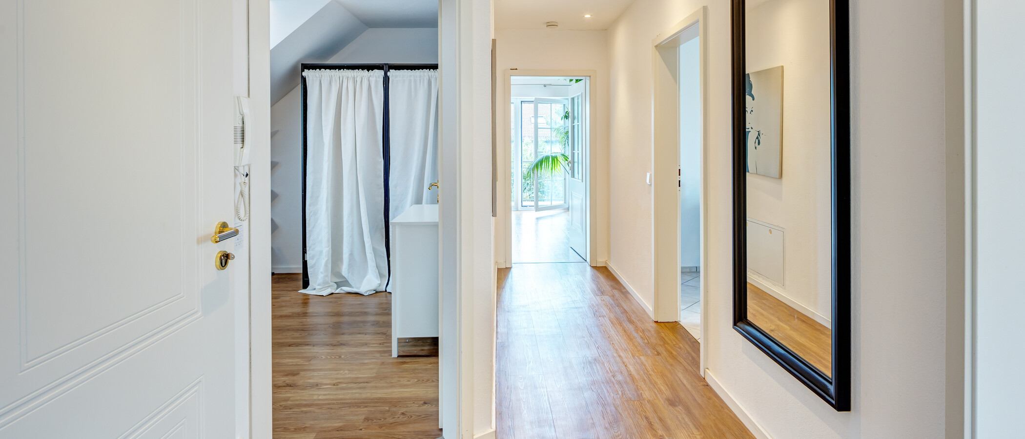 Dachgeschosswohnung München Untermenzing 01 Flur/Gang 14986
