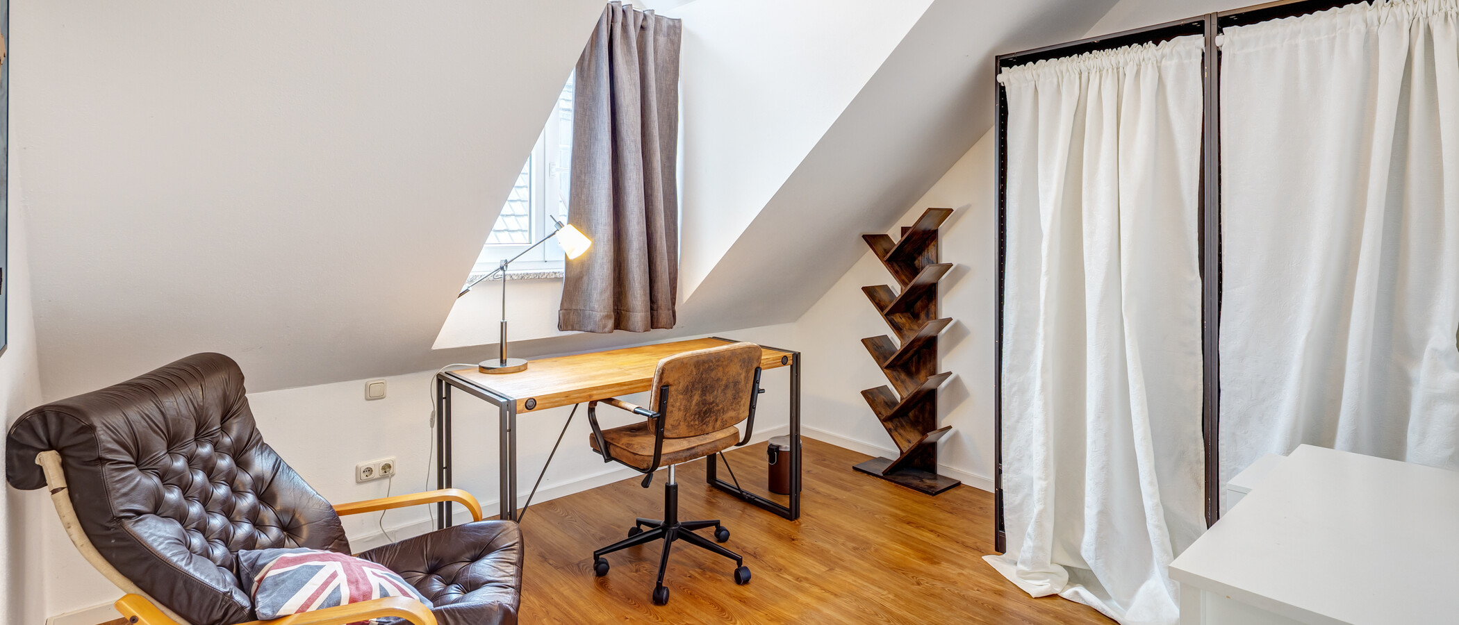 Dachgeschosswohnung München Untermenzing 01 Arbeitszimmer 14986