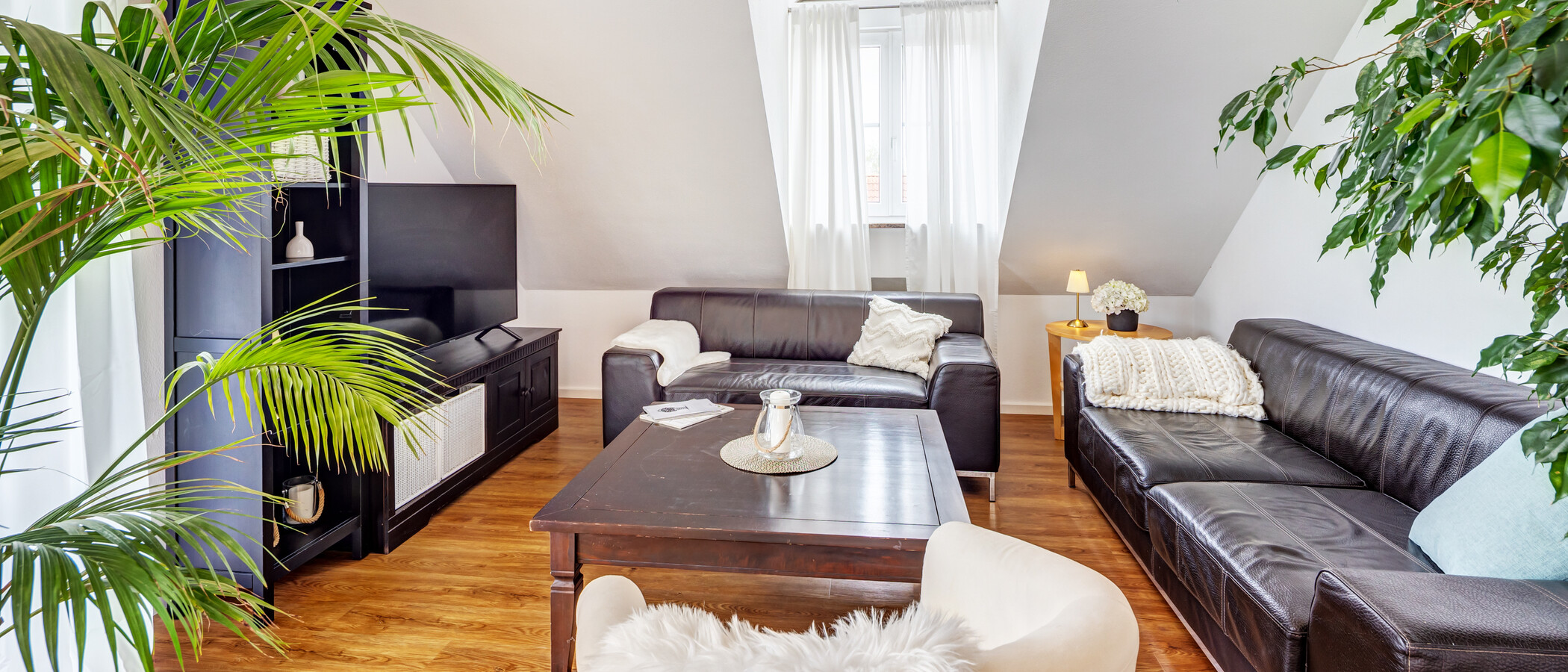 Dachgeschosswohnung München Untermenzing 02 Wohnzimmer 14986