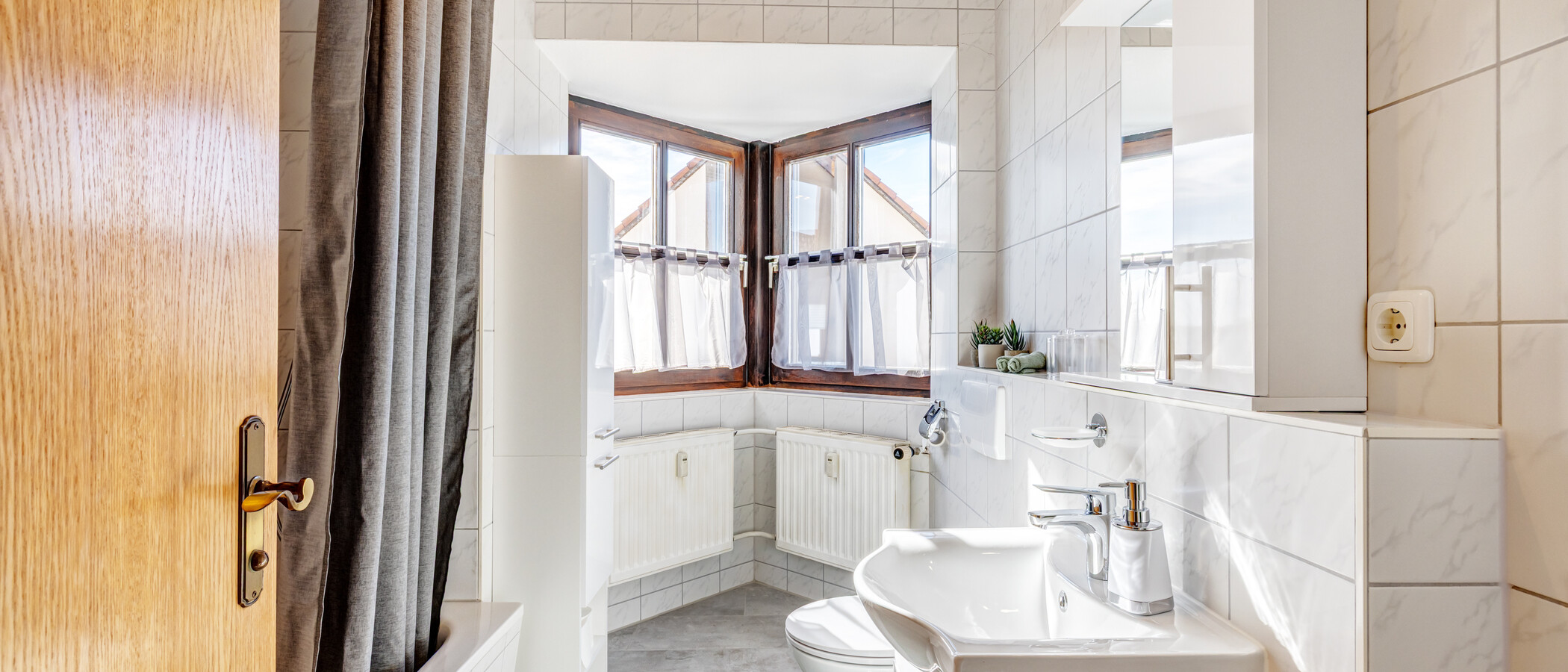 Dachgeschosswohnung Eching 01 Badezimmer 15004