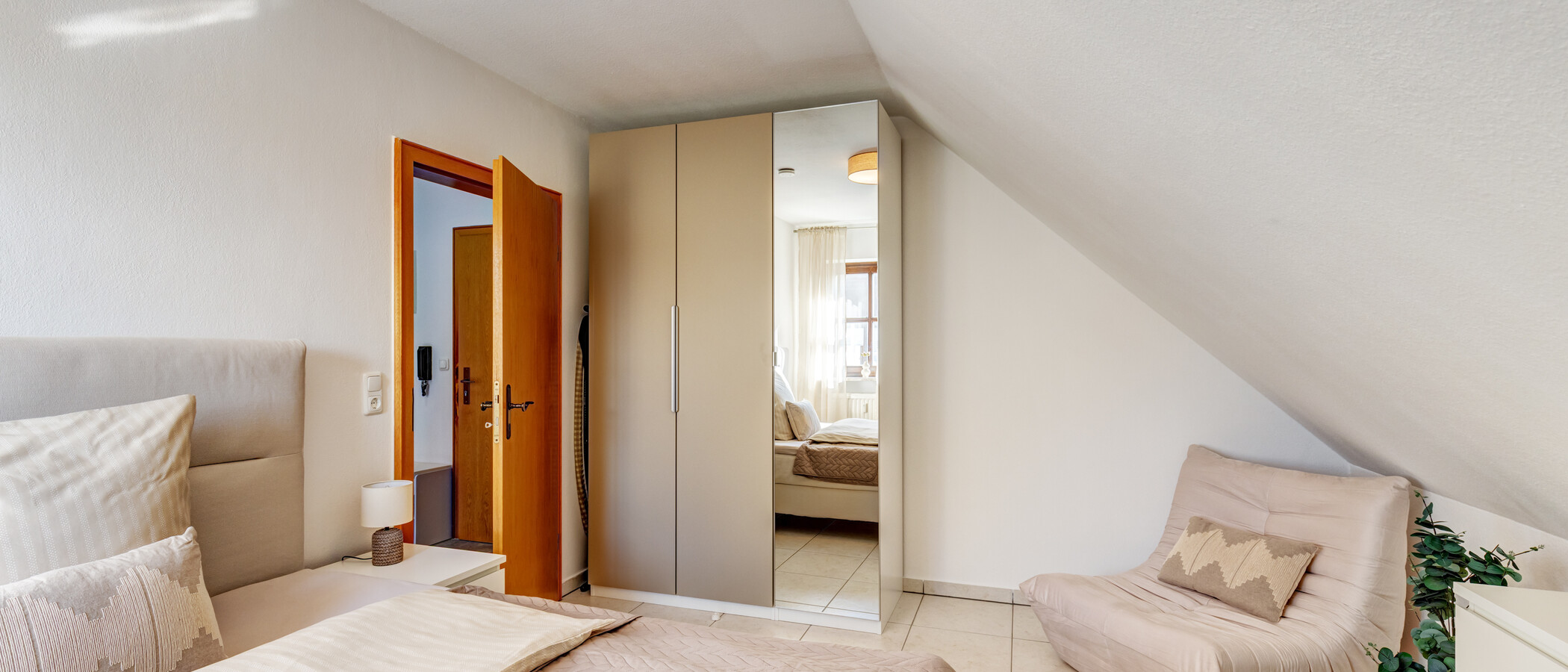 Dachgeschosswohnung Eching 03 Schlafzimmer 15004