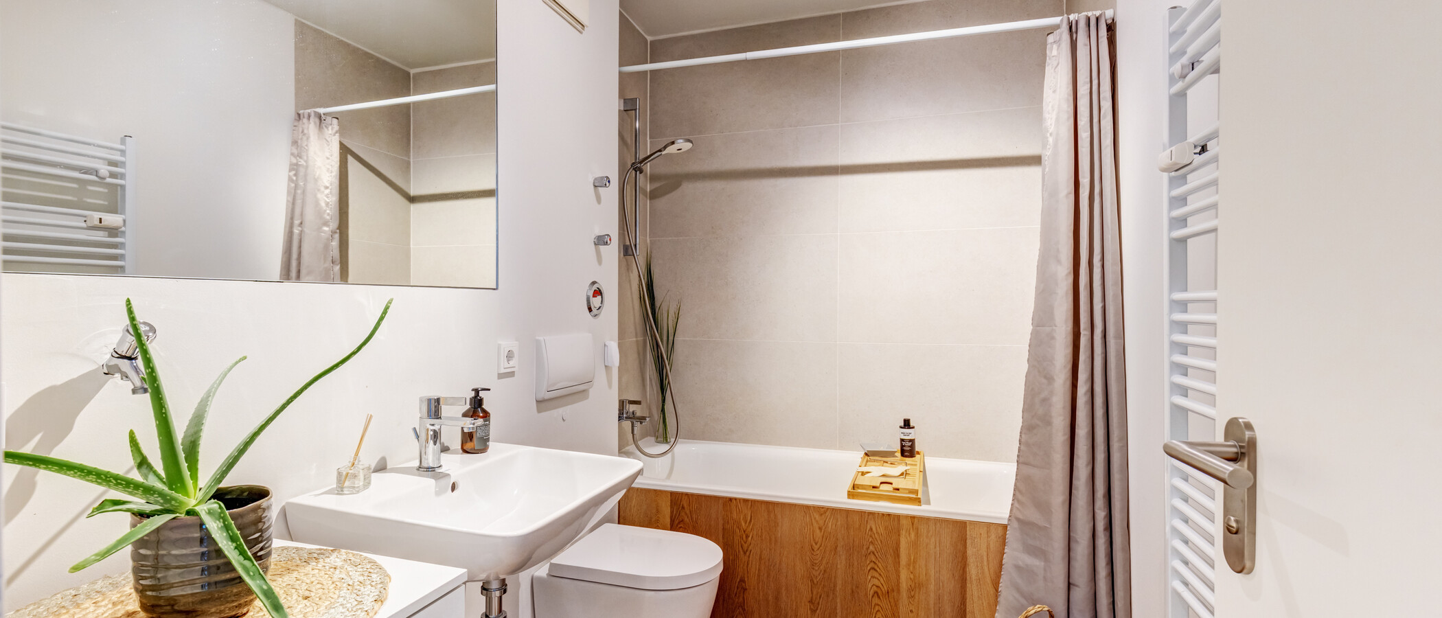 Wohnung München Freimann 01 Badezimmer 15014