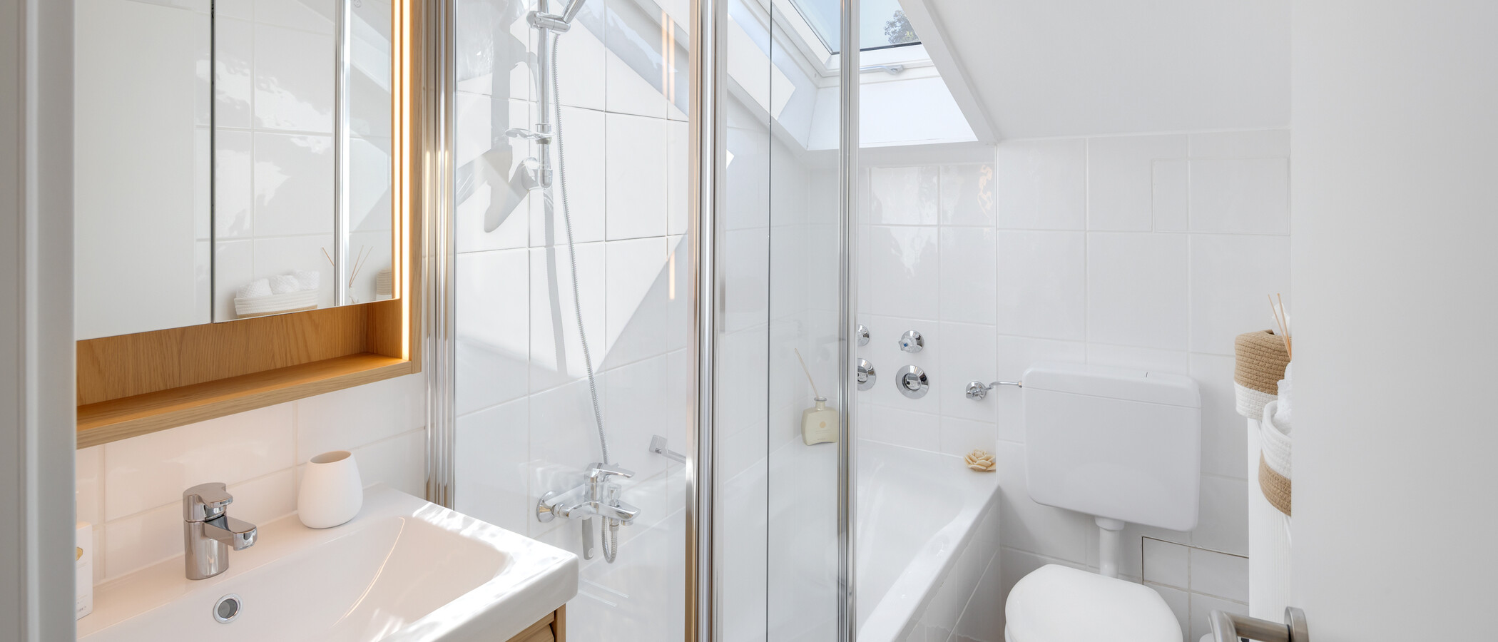 Dachgeschosswohnung Gmund am Tegernsee 01 Badezimmer 15021