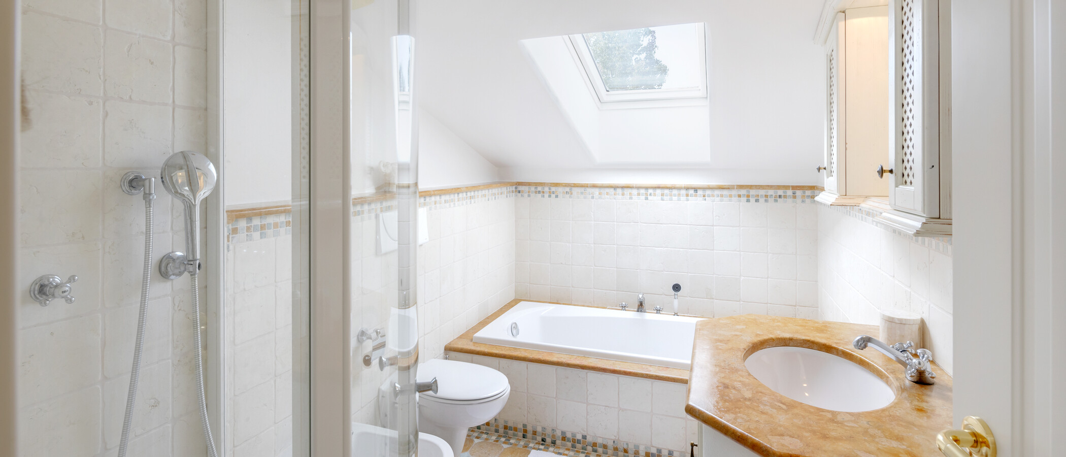 Villa Grünwald 01 2. Badezimmer 15022