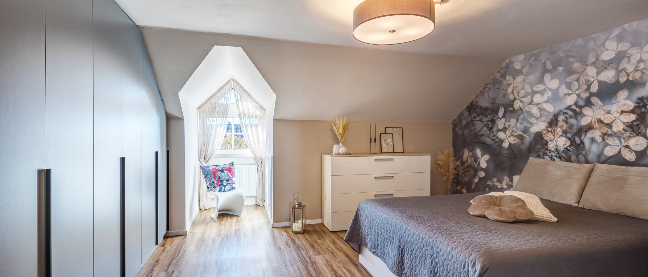 Dachgeschosswohnung Unterschleißheim 01 Schlafzimmer 15029