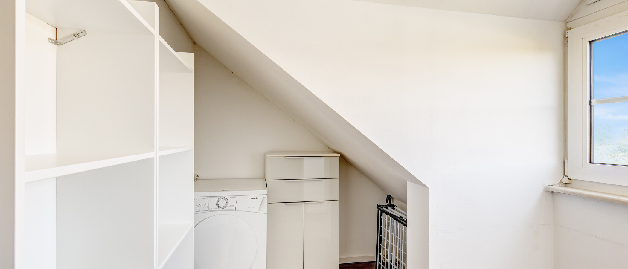 Dachgeschosswohnung Unterschleißheim 01 Abstellraum 15029