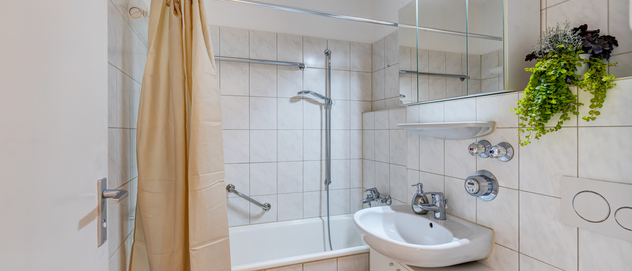 Wohnung München Waldtrudering 01 Badezimmer 15036